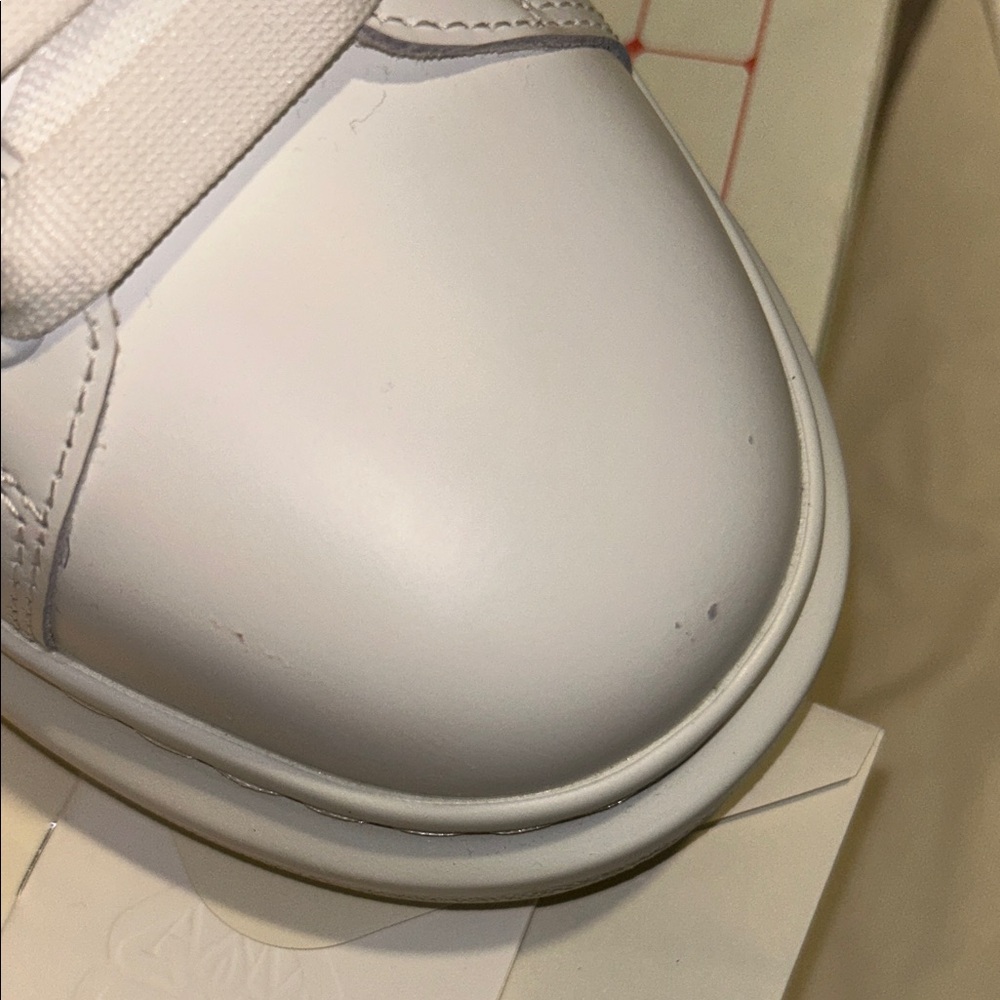 Alexander McQueen Red and White Designer Sneakers (Size 44, •READ DESCRIPTION) - Picture 4 of 8